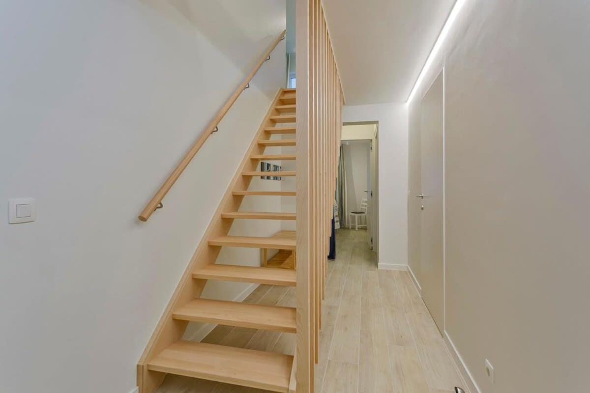 Huswell - Stunning Apartment At The Beachfront Of De Haan Exteriör bild